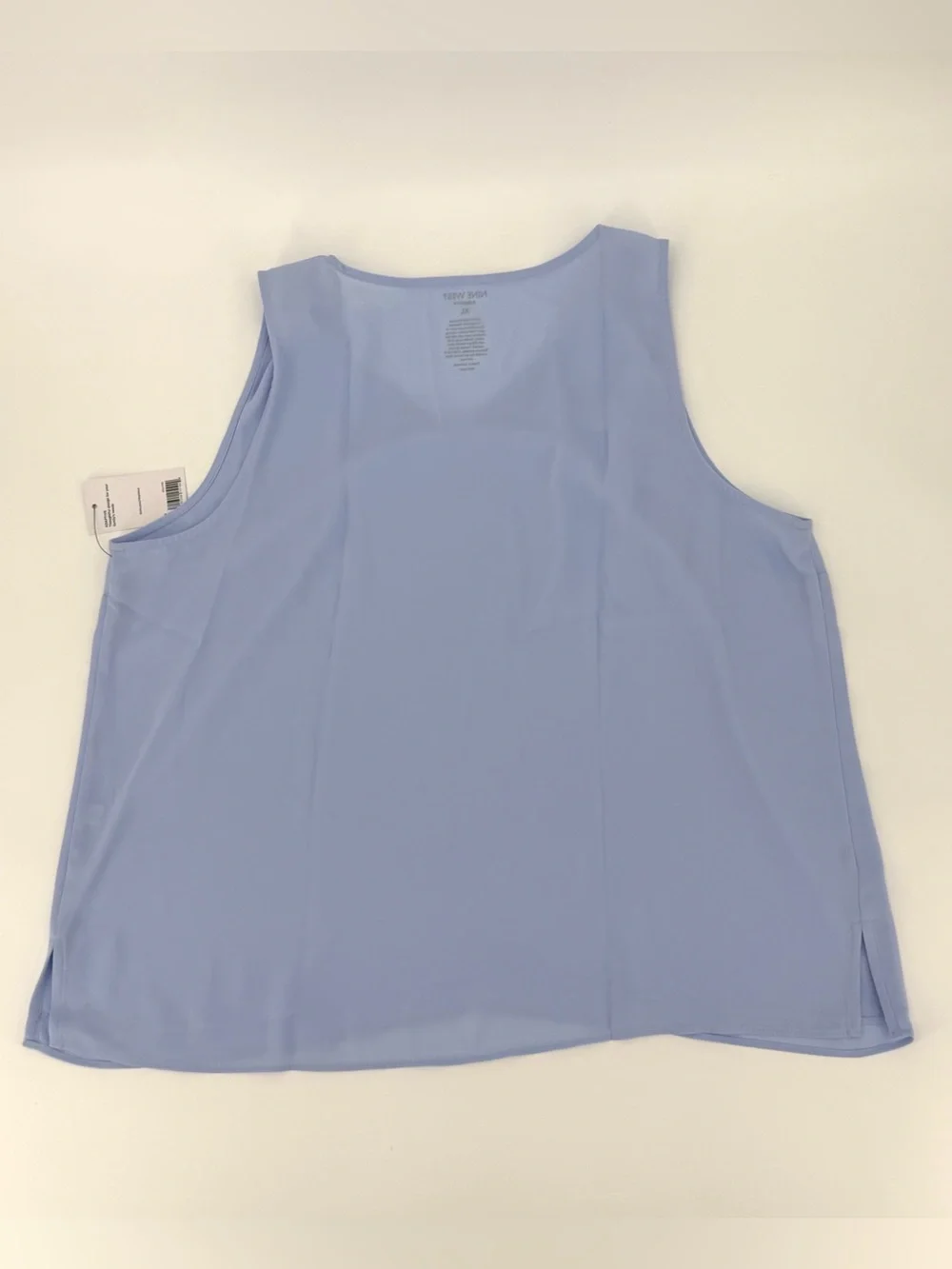 NEW set of 2 Nine West Adaptive V-Neck Sleeveless Camisoles Periwinkle & Ivory